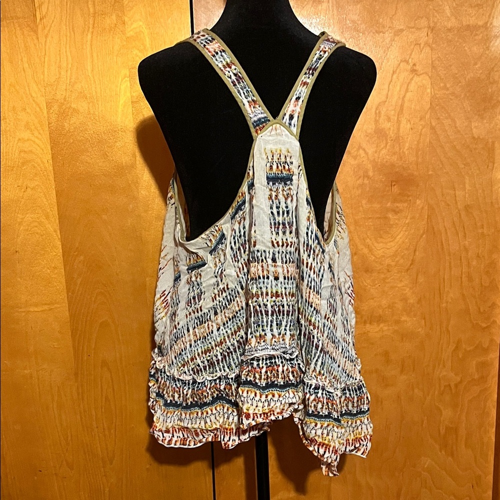 The Pyramid Collection Large Multicolor Patterned Camisole - Picture 4 of 4